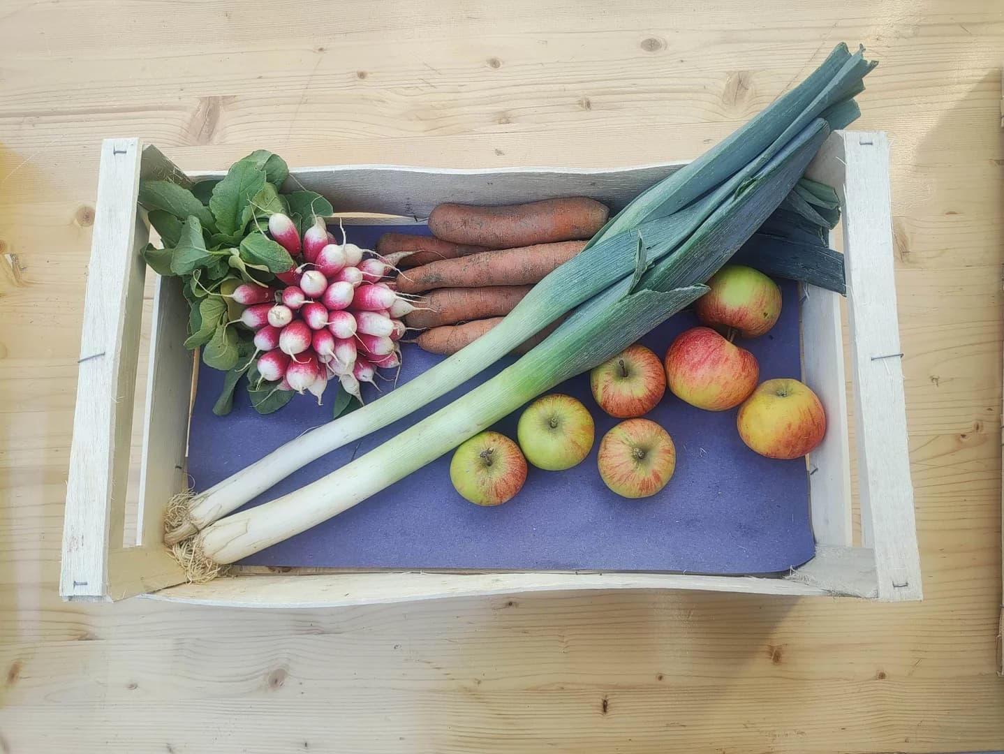 Petit panier de fruits et légumes bio